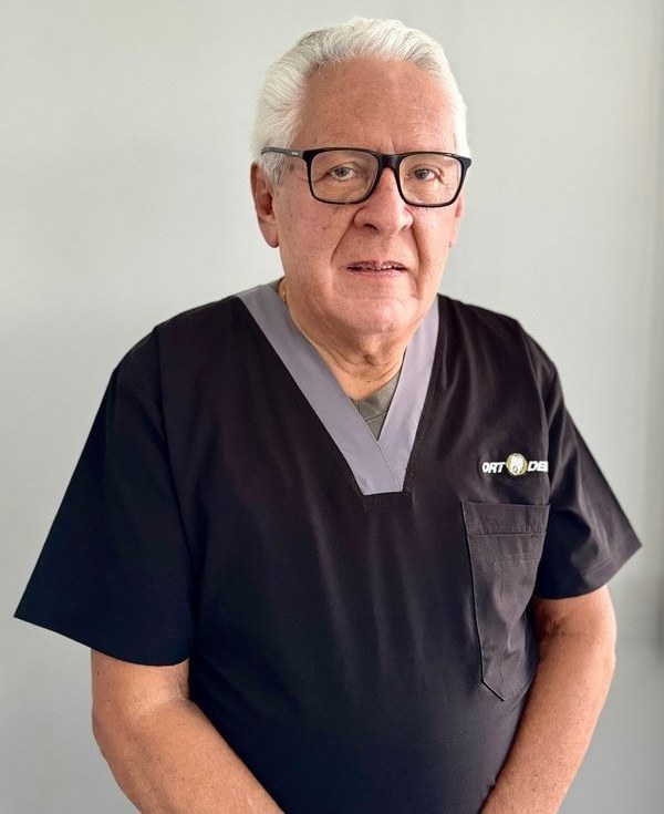 Dr. Antonio Chávez Corrales